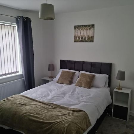 5 Bedroom House - Cheshire Oaks Ellesmere Port Extérieur photo