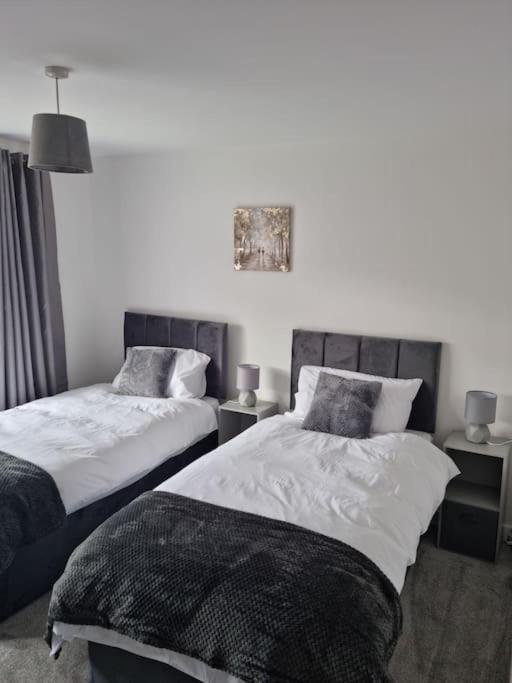 5 Bedroom House - Cheshire Oaks Ellesmere Port Extérieur photo