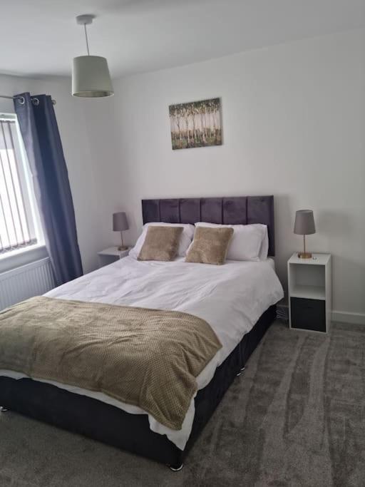 5 Bedroom House - Cheshire Oaks Ellesmere Port Extérieur photo