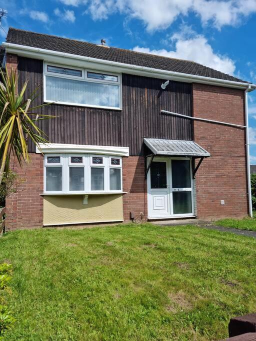 5 Bedroom House - Cheshire Oaks Ellesmere Port Extérieur photo