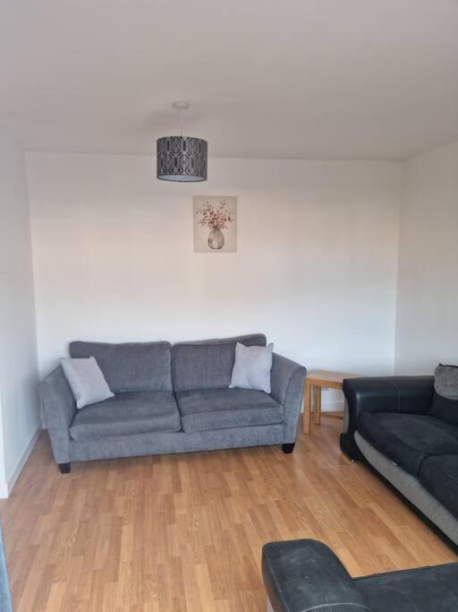 5 Bedroom House - Cheshire Oaks Ellesmere Port Extérieur photo
